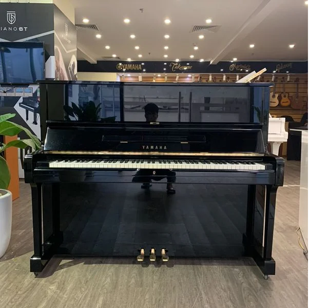 Yamaha U1H