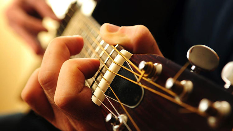 Chia Sẻ Kinh Nghiệm Học Đàn Guitar Cho Người Mới Bắt Đầu