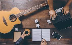 Học Guitar Online Hiệu Quả: 7 Mẹo Từ Người Đi Trước